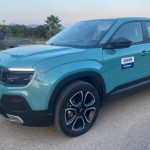 Οδηγούμε το Jeep Avenger σε συμβατική & υβριδική έκδοση