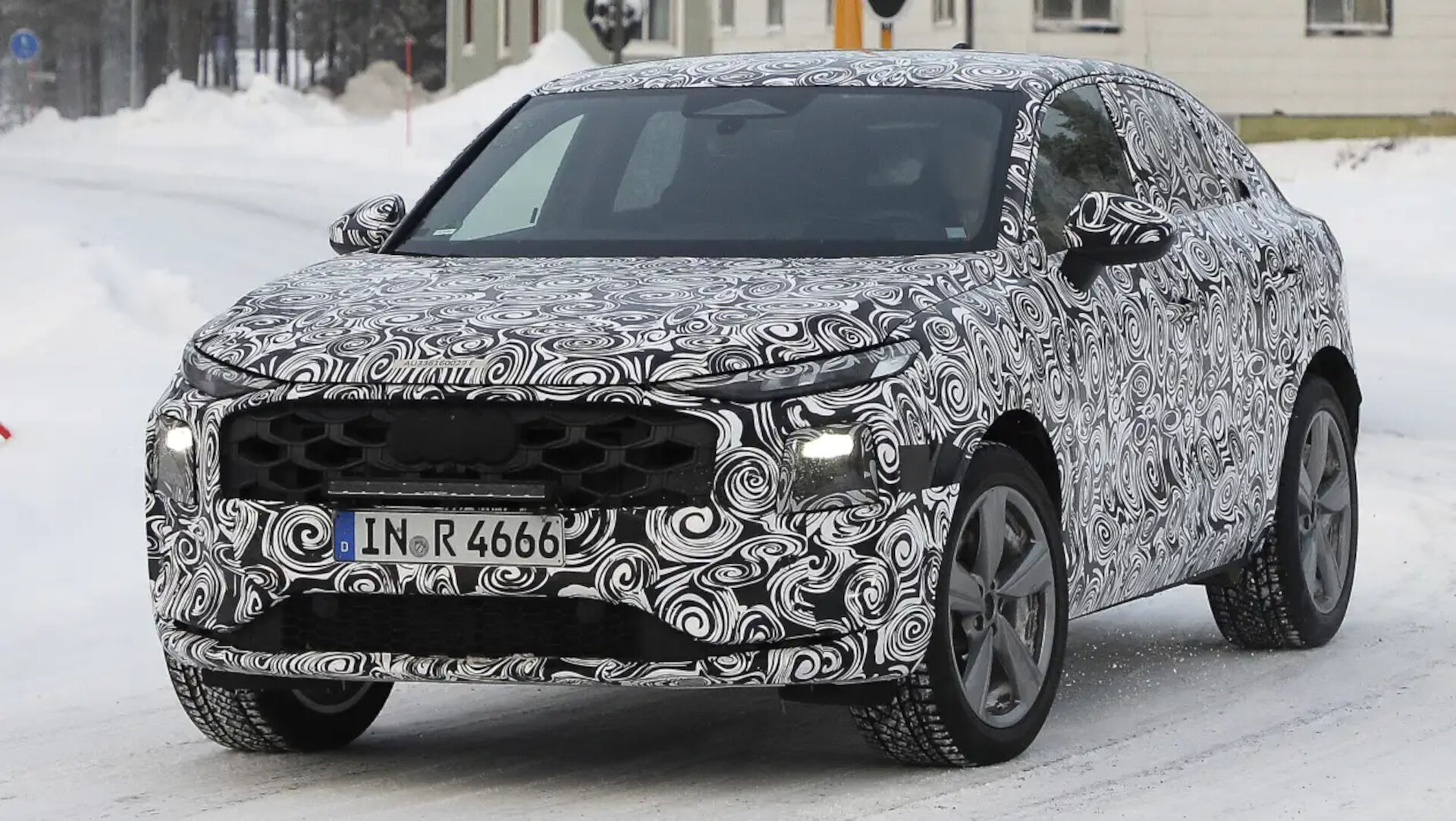 Audi Q3 Sportback front 3 4 aumbjo