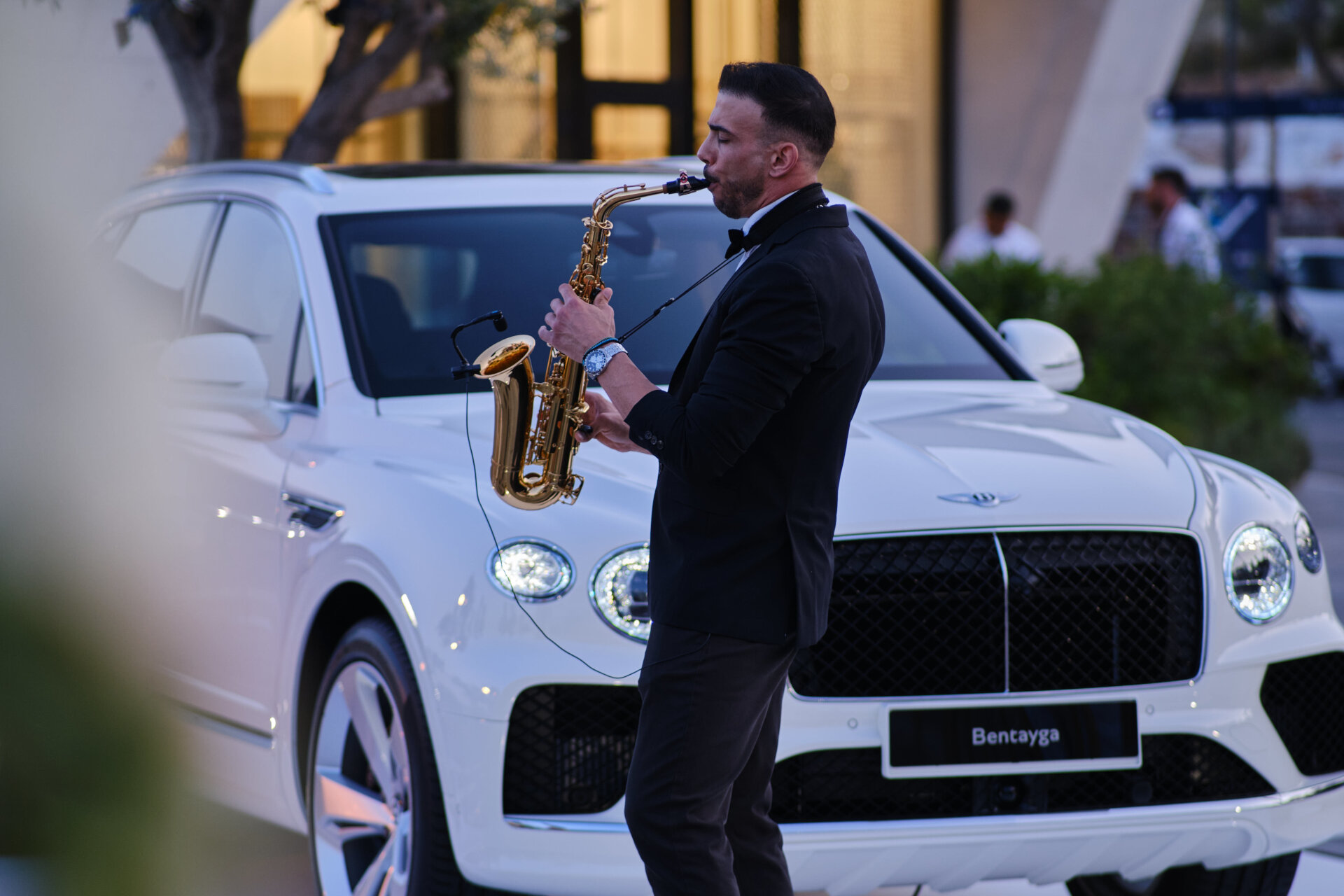 Bentley Bentayga Hybrid photo3 (3)