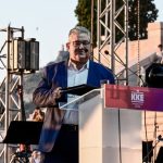 «Λίγο ακόμα να σηκωθούμε λίγο ψηλότερα» – «Βούλιαξε» το Καλλιμάρμαρο στη συναυλία για τα 100 χρόνια από τη γέννηση του Μίκη Θεοδωράκη
