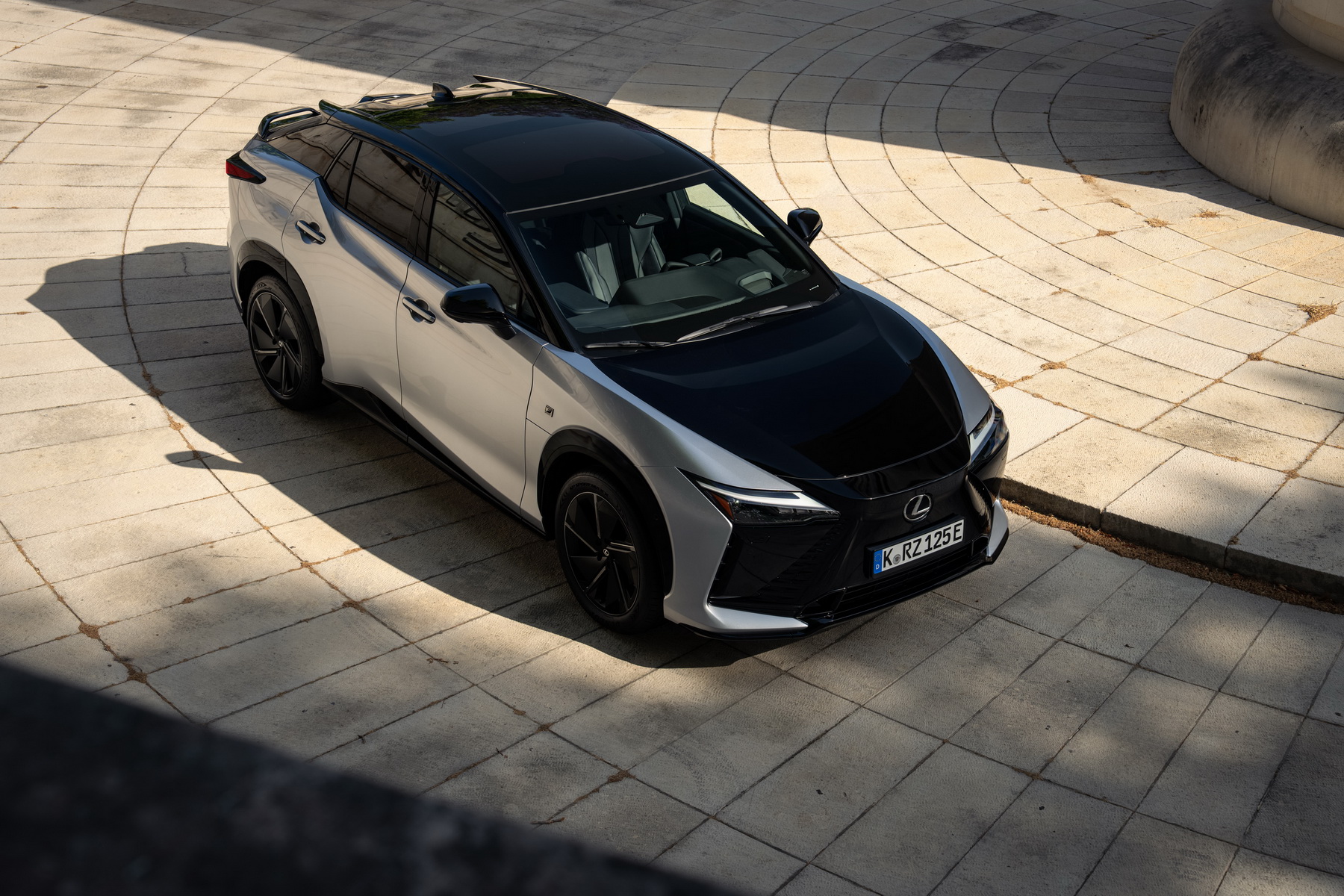 LEXUS RZ 550e F SPORT (2)