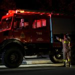 Ολονύχτια μάχη με τις φλόγες στην Ιεράπετρα: Τρία τα πύρινα μέτωπα της μεγάλης πυρκαγιάς – Εκατοντάδες άνθρωποι έχουν απομακρυνθεί