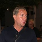 Γιώργος Μαζωνάκης: Οι ενδοοικογενειακές κόντρες, ο εγκλεισμός σε ψυχιατρική κλινική και η απάντηση του τραγουδιστή