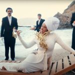 Η Cardi B γύρισε βίντεο κλιπ στη Μύκονο μαζί με μοντέλο που είχαν απορρίψει στο GNTM