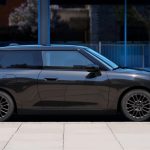 MINI Monochrome: Η νέα κομψή ειδική έκδοση για τα ηλεκτρικά Cooper και Aceman
