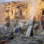 Οι Ρώσοι χτύπησαν σφοδρά το Κίεβο με βαλλιστικούς πυραύλους – Τουλάχιστον τρεις νεκροί και 9 τραυματίες