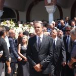 Θλίψη στην κηδεία του πρώην υπουργού Απόστολου Βεσυρόπουλου – Δείτε εικόνες