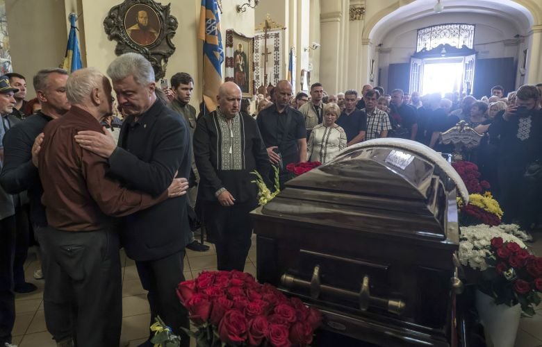 Κηδεύθηκε ο δολοφονηθείς πρώην πρόεδρος του ουκρανικού κοινοβουλίου