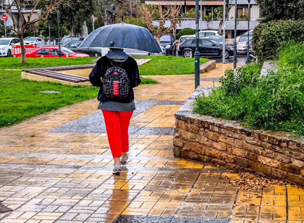 Live: Άστατος ο καιρός σήμερα - Σε ποιες περιοχές θα πέσει η θερμοκρασία - FinanceNews.gr