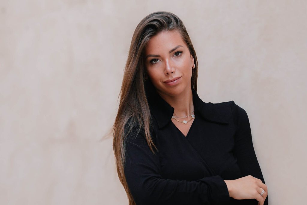 Laura Villars