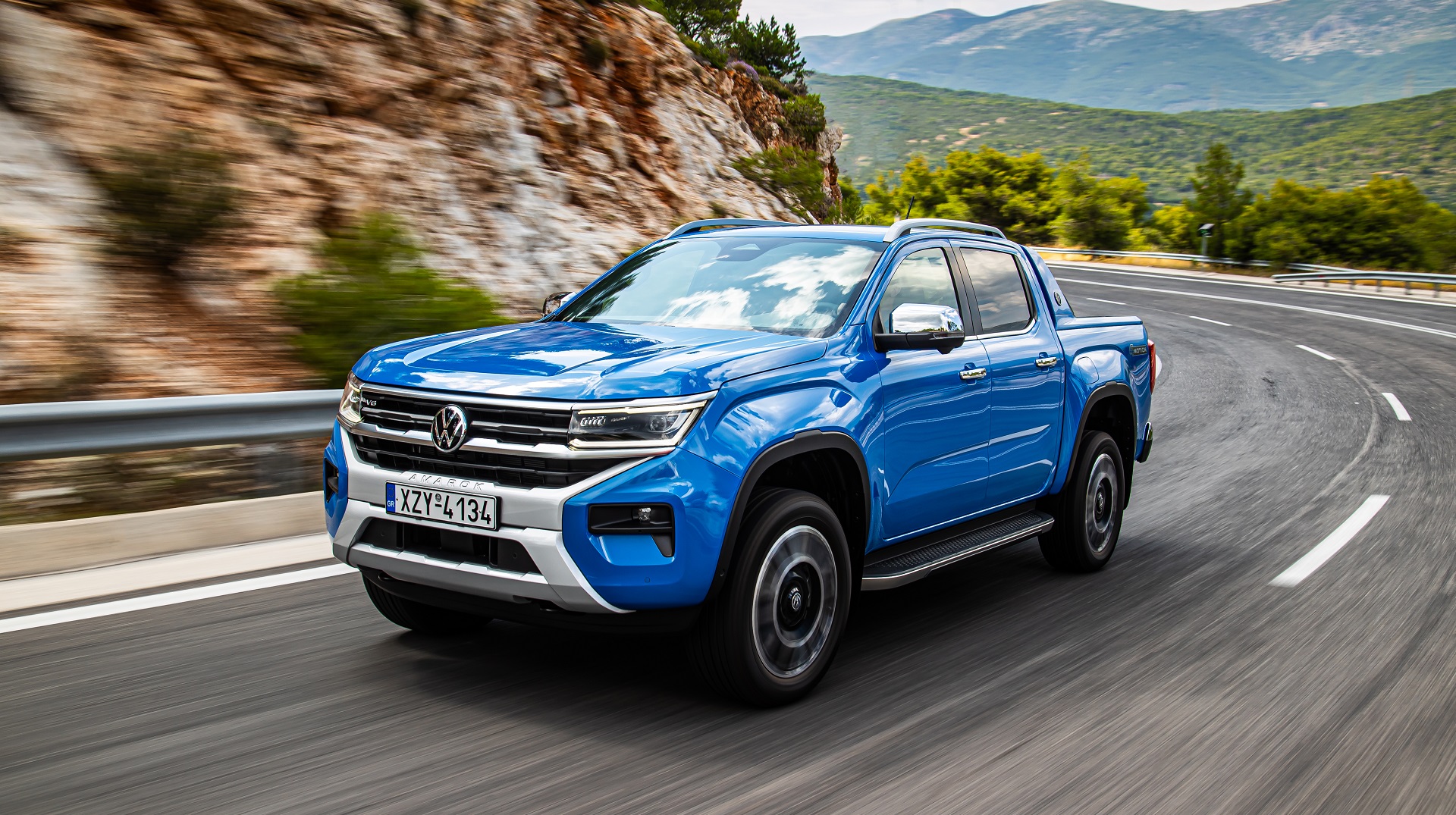 Volkswagen Amarok pick up blue 2024 (5)