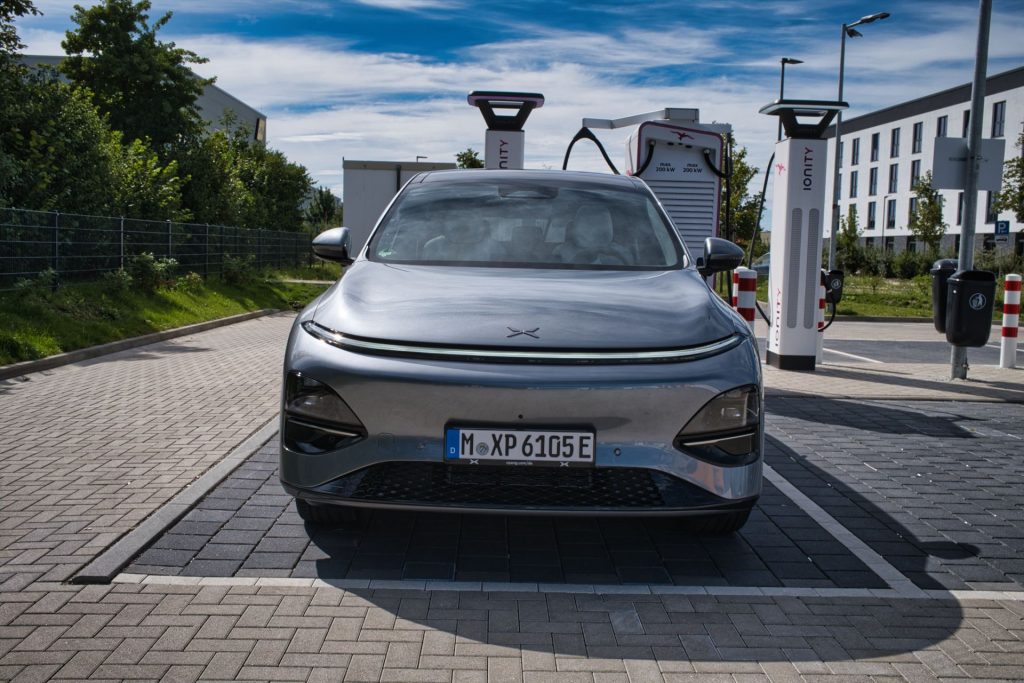 Οδηγώντας το νέο Xpeng G6 Performance στο Μόναχο - Φόρτιση ένα χιλιόμετρο αυτονομίας ανά δευτερόλεπτο