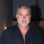 Συνελήφθη ο Βασίλης Μπισμπίκης – Προκάλεσε ζημιές σε σταθμευμένα αυτοκίνητα και μια γκαραζόπορτα στην Φιλοθέη