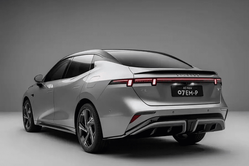 Νέα εποχή για τη Lynk & Co: Τα εκρηκτικά PHEV 07 EM-P και 08 EM-P έρχονται με... φόρα!