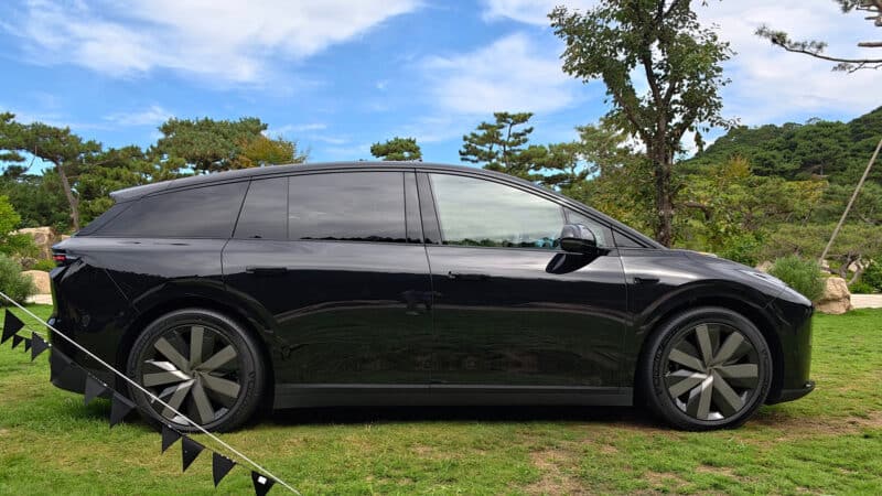 Li Auto i6: Το νέο ηλεκτρικό crossover με αυτονομία 720 χλμ. που ρίχνει το «γάντι» στο Tesla Model Y