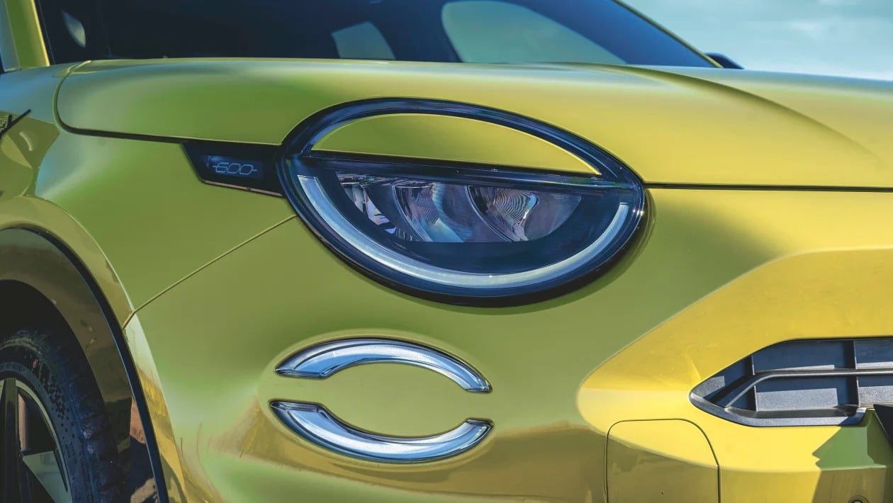 Το πιο δυνατό Abarth όλων των εποχών μπαίνει στη πρίζα!