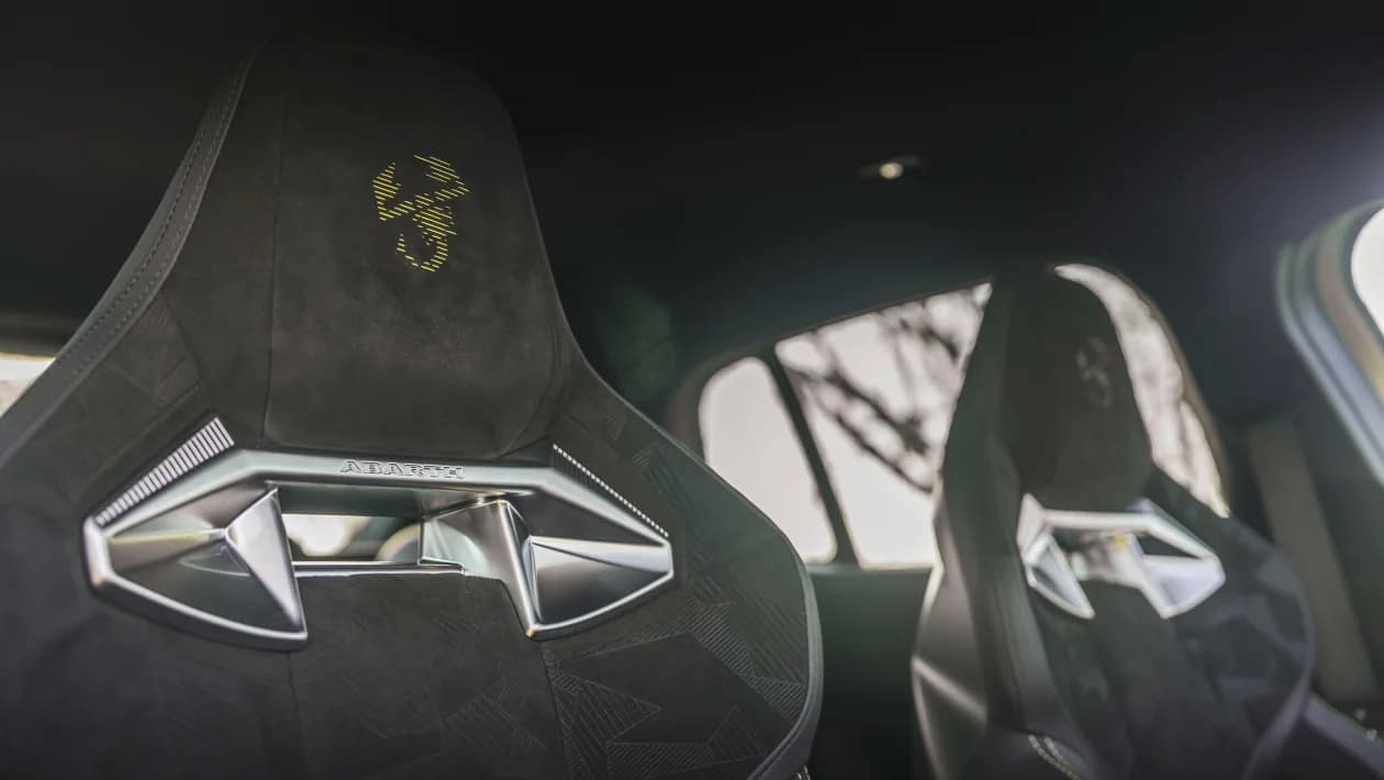 Το πιο δυνατό Abarth όλων των εποχών μπαίνει στη πρίζα!