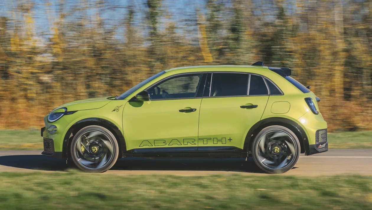 Το πιο δυνατό Abarth όλων των εποχών μπαίνει στη πρίζα!