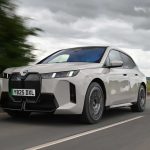 BMW iX 2025: Το ηλεκτρικό «θηρίο» που ανεβάζει τον πήχη στα ηλεκτρικά SUV