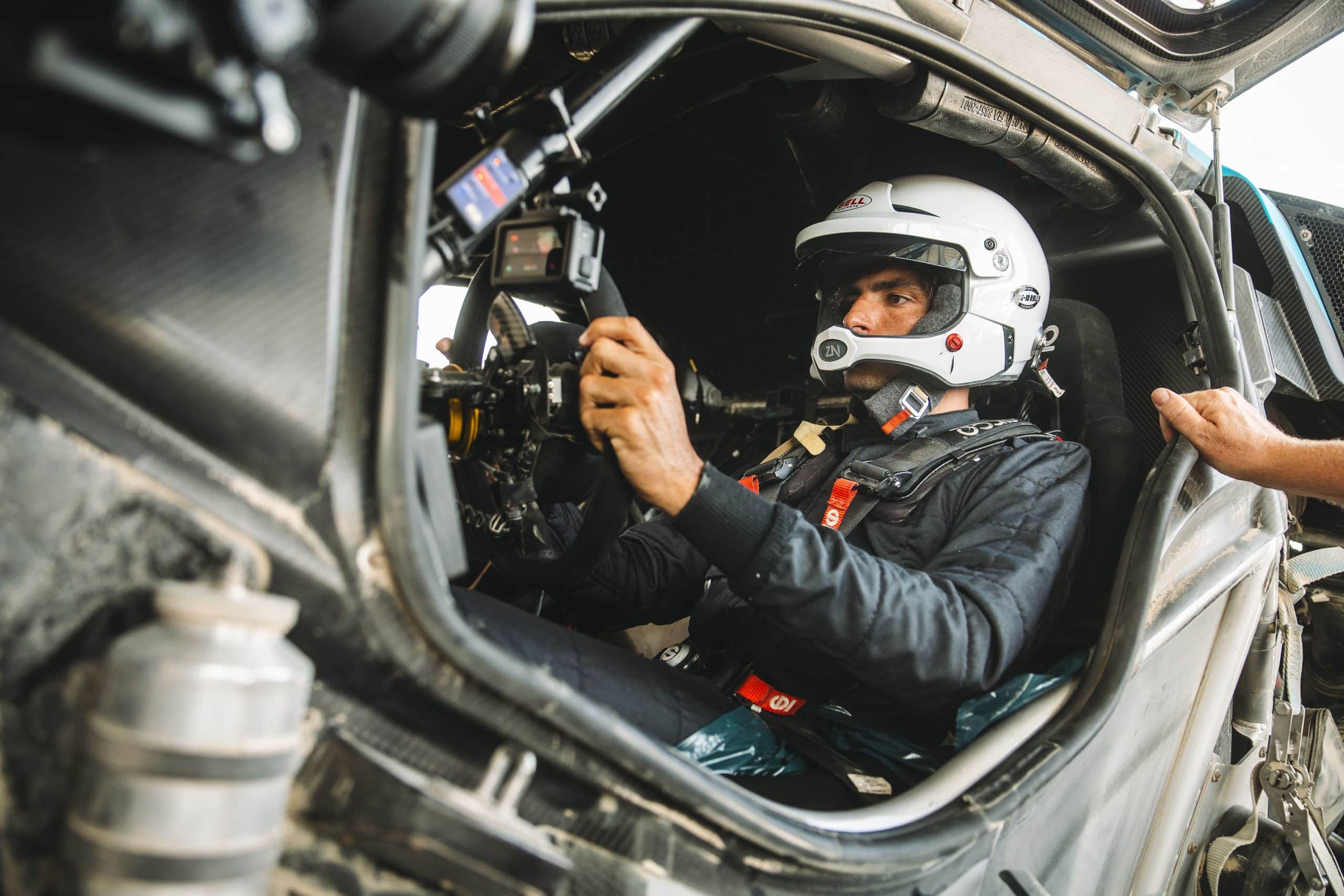 Sainz x2 σε μια ξεχωριστή εμπειρία με το Ford Raptor T1+ (video)