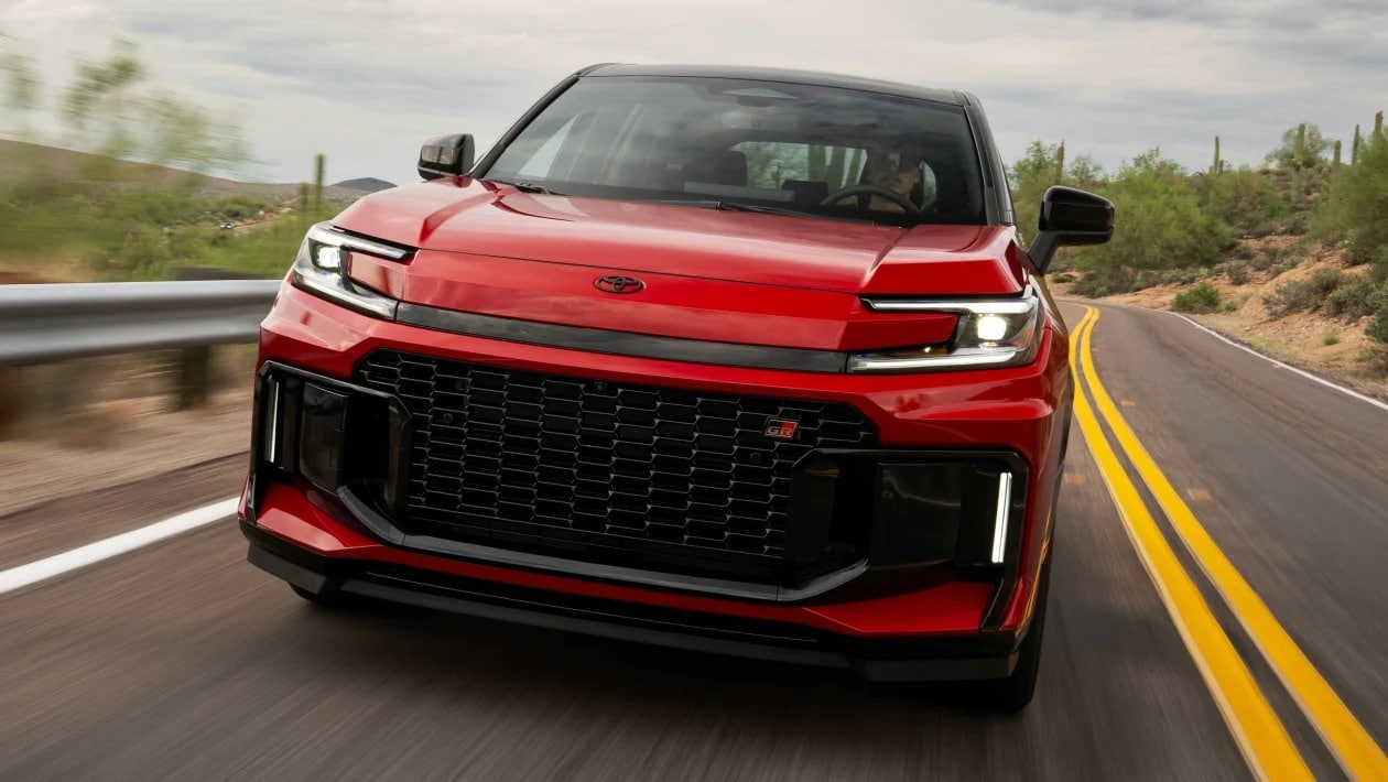 RAV4 GR Sport 2026 - Όταν ο ηλεκτρισμός συναντά την αδρεναλίνη!