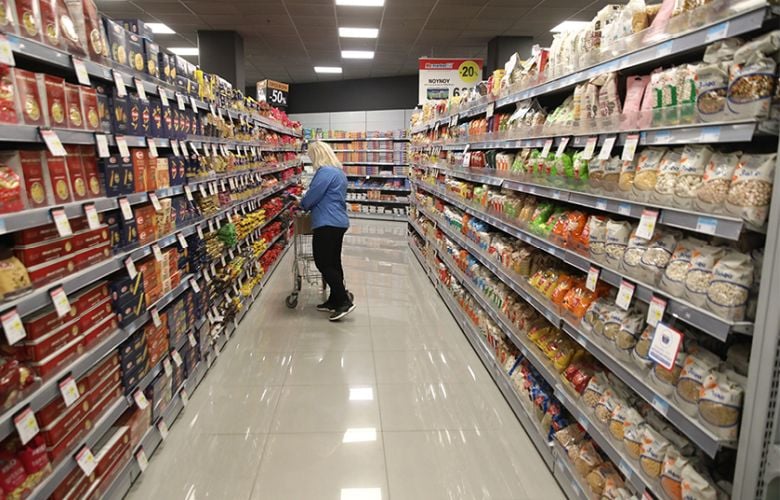 ΕΚΠΟΙΖΩ: Ημίμετρο, με ημερομηνία λήξης, οι μειώσεις των τιμών στα προϊόντα σούπερ μάρκετ