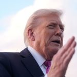 Ο Τραμπ καλεί τη Ρωσία και την Ουκρανία να σταματήσουν αμέσως τον πόλεμο – «Πρέπει να σταματήσουν εκεί όπου βρίσκονται»