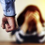 Εφιάλτης για μητέρα και κόρη στην Ηλεία: Υπέφεραν στα χέρια του συζύγου και πατέρα αντίστοιχα