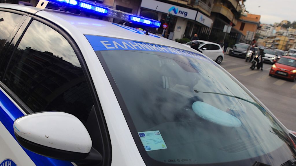 Ελληνίδα ηθοποιός συνελήφθη μεθυσμένη, πάνω από το όριο ταχύτητας χωρίς δίπλωμα και πινακίδες