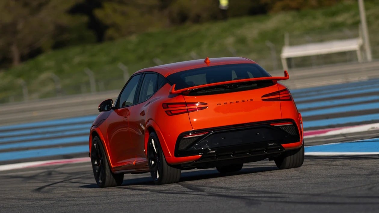 Το Genesis GV60 Magma έρχεται για να τρομάξει Tesla και Porsche