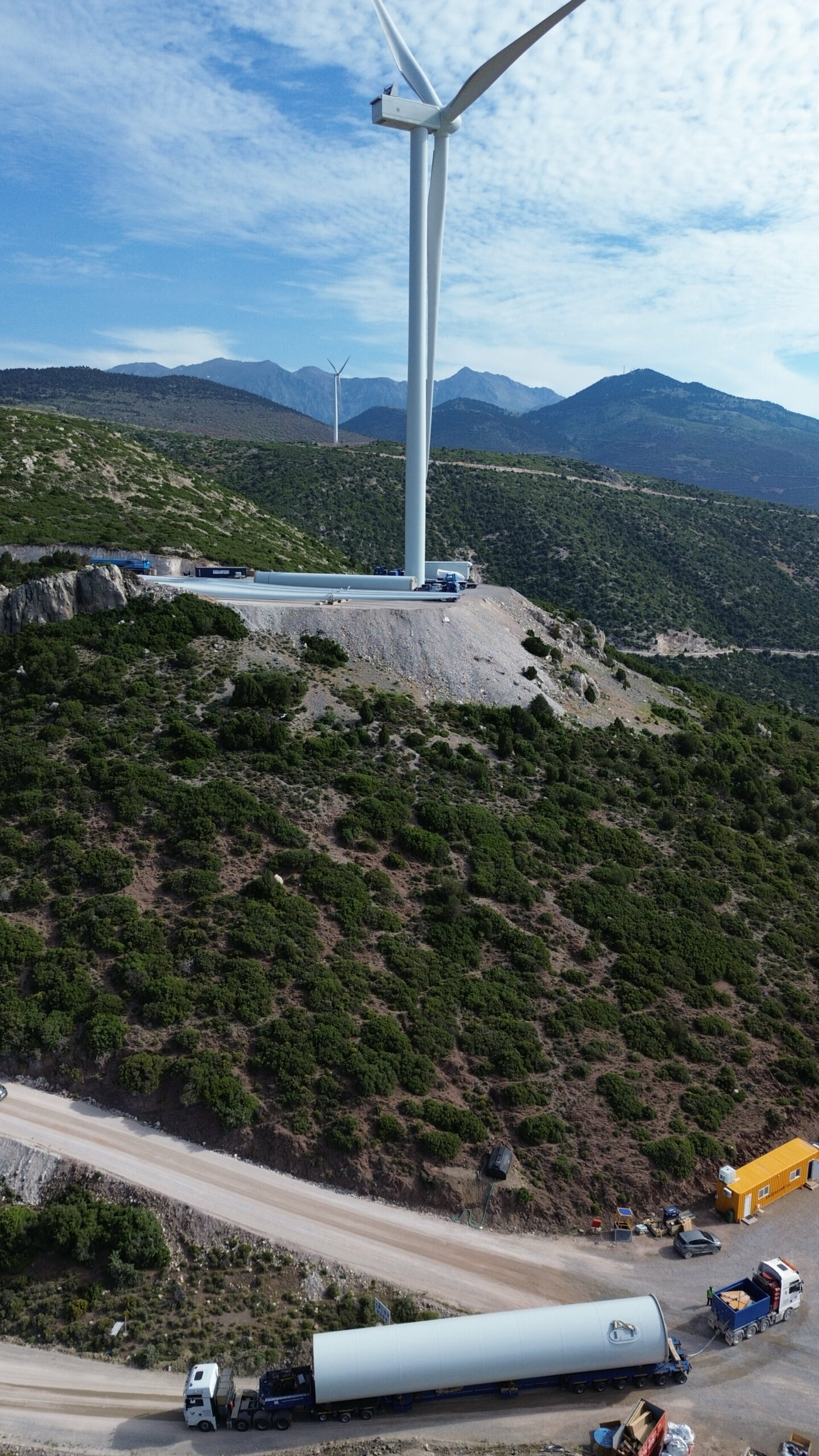 Όμιλος ΔΕΗ: Το 2026 ξεκινά τη λειτουργία του το αιολικό πάρκο 36 MW στη Φωκίδα - motorone.gr