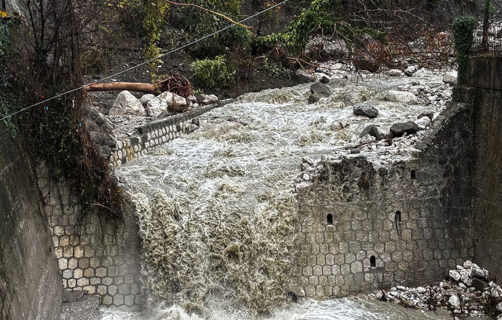Η κακοκαιρία «χτυπάει» και την Αττική – Σήμερα και αύριο το επικίνδυνο 48ωρο