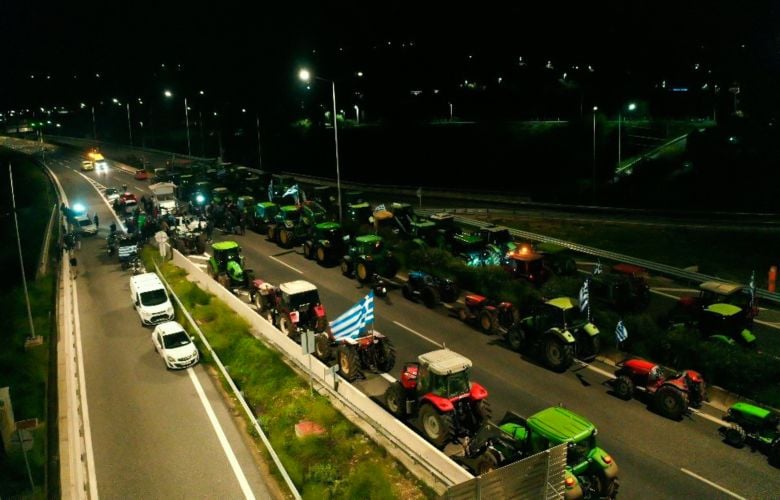 Αποκλεισμένος από τους αγρότες ο αυτοκινητόδρομος Πατρών-Πύργου