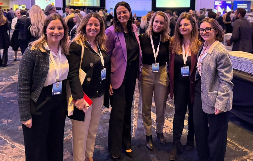 Κεραμέως: Η Ελλάδα του σήμερα δεν έχει καμία σχέση με την Ελλάδα που άφησαν πίσω τους οι συμπατριώτες μας