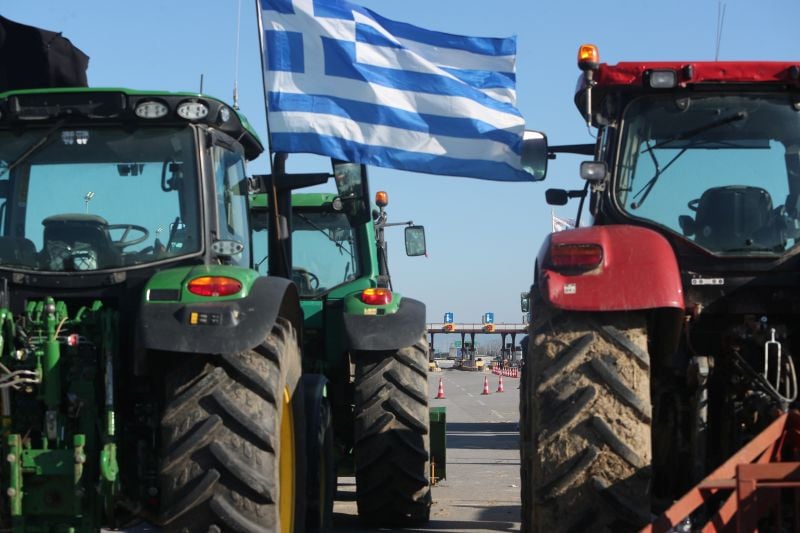 Αγροτικές κινητοποιήσεις: Πώς είναι η κατάσταση στα τελωνεία – Ποια μπλόκα «άνοιξαν» από σήμερα για τους εκδρομείς της Πρωτοχρονιάς