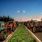 Κλειστή και σήμερα η Εθνική Οδός Αθηνών-Θεσσαλονίκης στη Νίκαια – Αποφασισμένοι οι αγρότες να μείνουν στους δρόμους μέχρι τα Χριστούγεννα