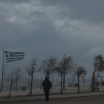 Καιρός: Αυξημένες νεφώσεις με τοπικές βροχές – Πού θα πέσουν χιόνια