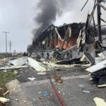 Tραγωδία από τη φωτιά στην μπισκοτοβιομηχανία «Βιολάντα» στα Τρίκαλα: Βρέθηκαν τρεις απανθρακωμένες σοροί, αγνοούνται ακόμη δύο εργαζόμενες