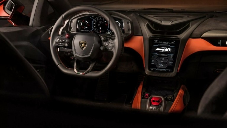 Η Lamborghini ανακαλεί κάποιες Revuelto επειδή… τυφλώνονται