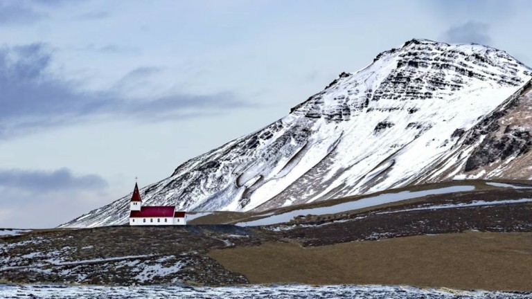 Ισλανδία: Νέα χιλιομετρική χρέωση έβγαλε… λεωφορείο σε υπερηχητική ταχύτητα