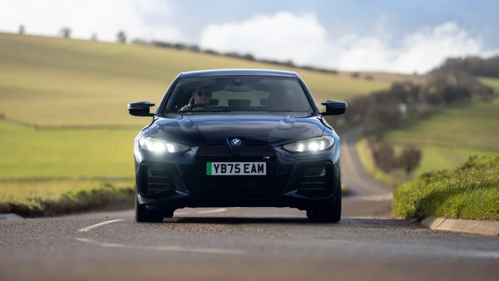 BMW i4 M60: Το ηλεκτρικό Μ που βάζει δύσκολα στο Tesla Model 3