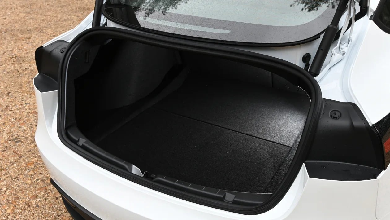 Tesla Model 3 RWD 2026: 534 Km Αυτονομία, 283 PS – Είναι το καλύτερο ηλεκτρικό της χρονιάς;