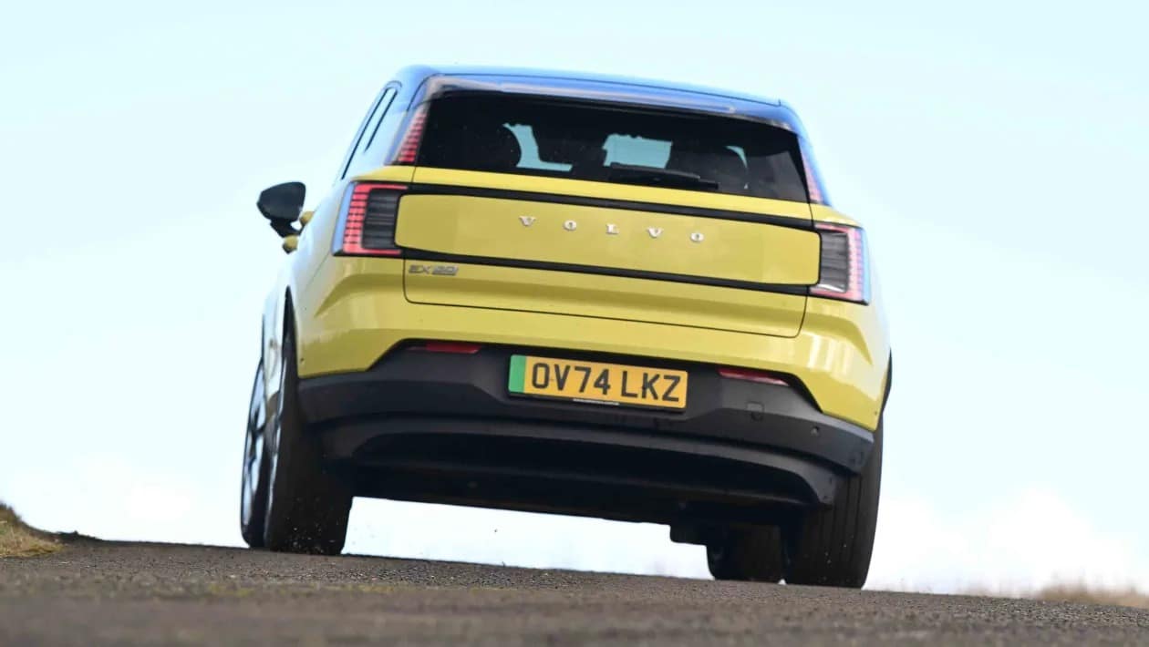 Volvo EX30: Το μικρό ηλεκτρικό SUV που παίζει στα… μεγάλα σαλόνια