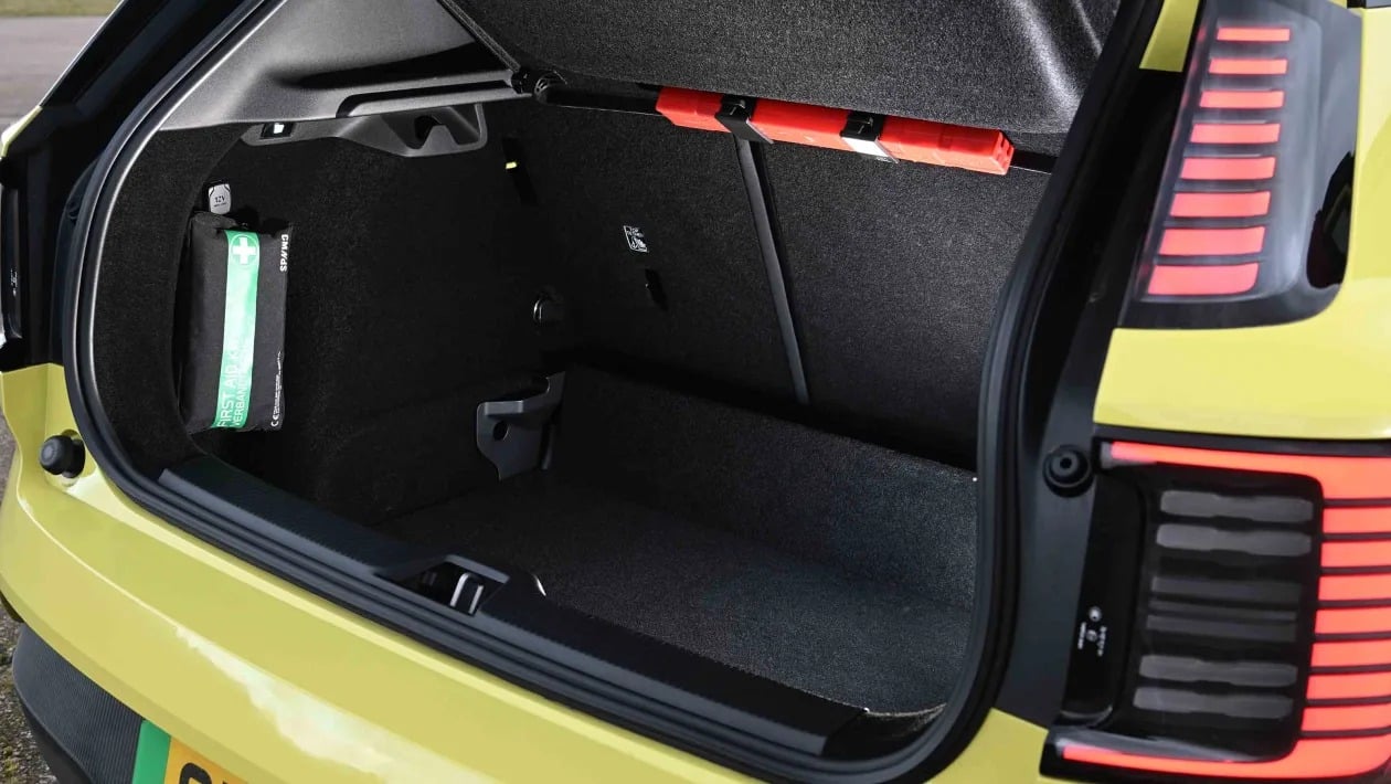 Volvo EX30: Το μικρό ηλεκτρικό SUV που παίζει στα… μεγάλα σαλόνια