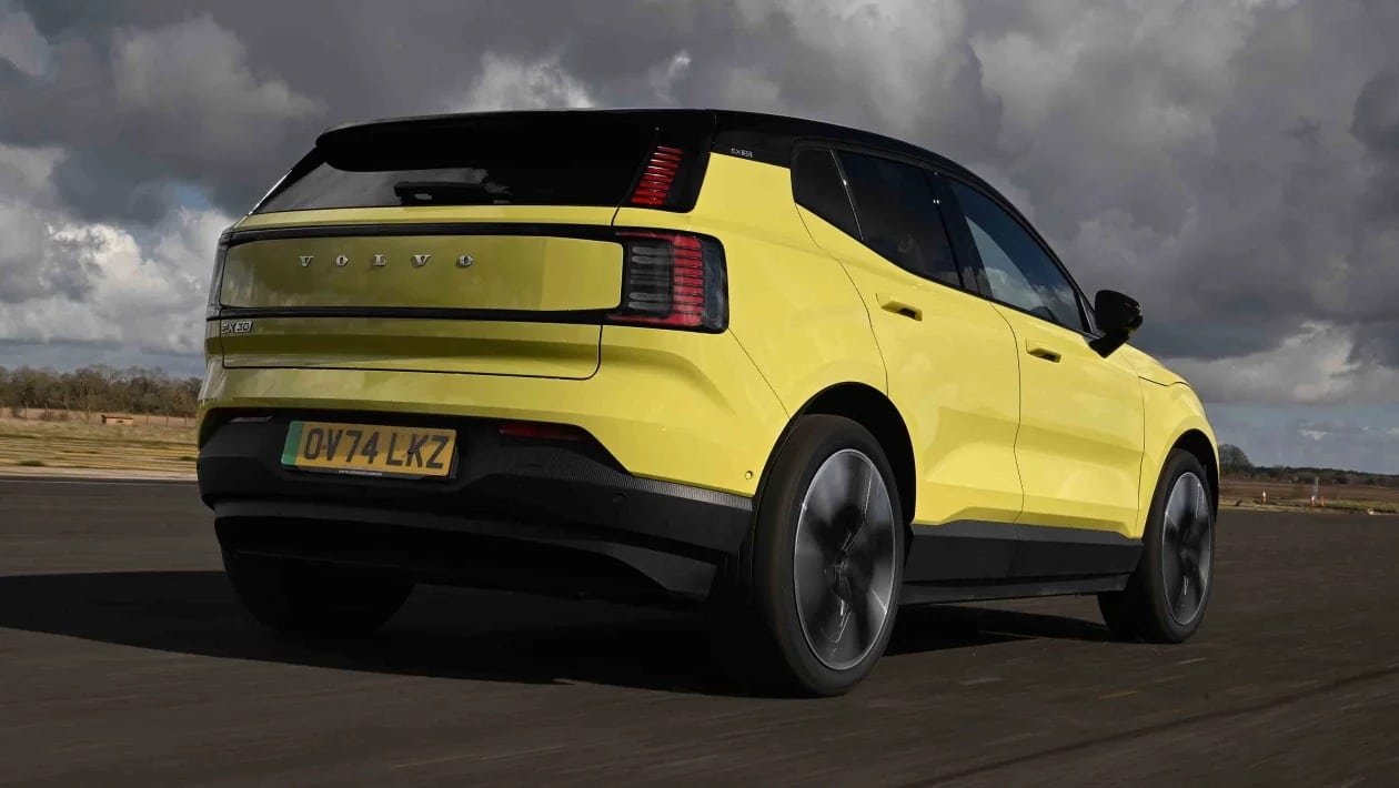 Volvo EX30: Το μικρό ηλεκτρικό SUV που παίζει στα… μεγάλα σαλόνια