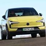 Volvo EX30: Το μικρό ηλεκτρικό SUV που παίζει στα… μεγάλα σαλόνια