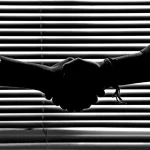 Πώς να διαβάζεις ένα συμβόλαιο χωρίς να είσαι δικηγόρος