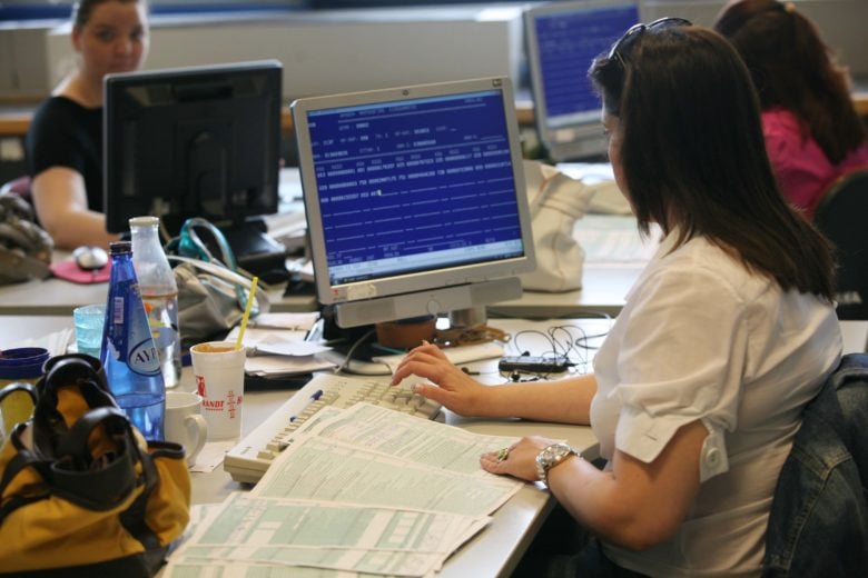 Φορολογικές δηλώσεις 2026: Τη Δευτέρα ξεκινά η υποβολή – Μειώσεις τεκμηρίων και νέοι κωδικοί στο Ε1