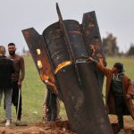 Τμήμα ιρανικού πυραύλου καρφώθηκε σε χωράφι στην ανατολική Συρία (φωτογραφίες)