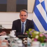 Μητσοτάκης στο υπουργικό: Στα 920 ευρώ ο κατώτατος μισθός από 1η Απριλίου – Μηνιαία αύξηση 40 ευρώ από πέρυσι, σχεδόν μισός μισθός ετησίως